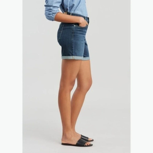 NEW Levi's Premium Women Sz‎ 28 Blue Mid-Rise Cuffed Hem Denim Jean Shorts - Picture 12 of 13